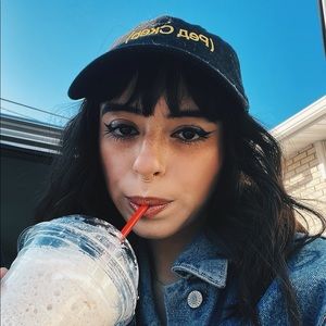 Meet your Posher, Brenda